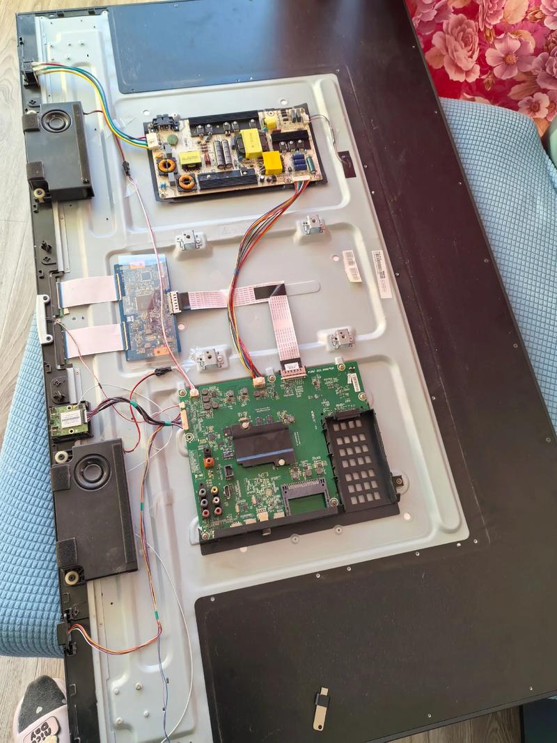 海尔21fv6h-b电视屏上下变窄故障