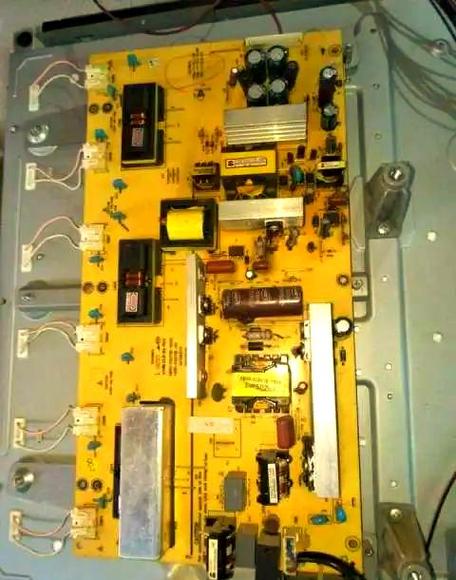 创维32l01hm电视无背光故障检修