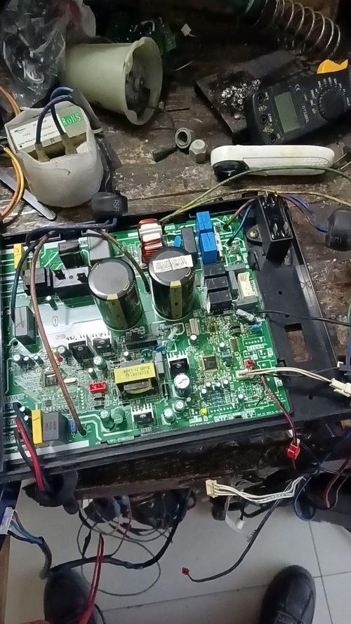 美的柜机变频空调出现e8是什么故障