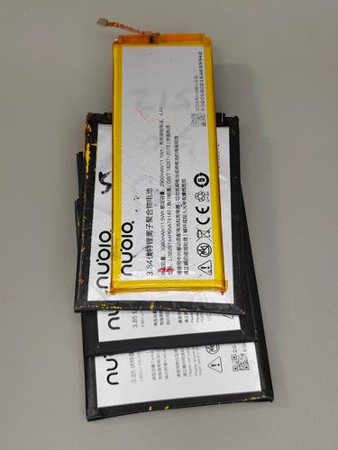 nubiaz11换电池免费吗