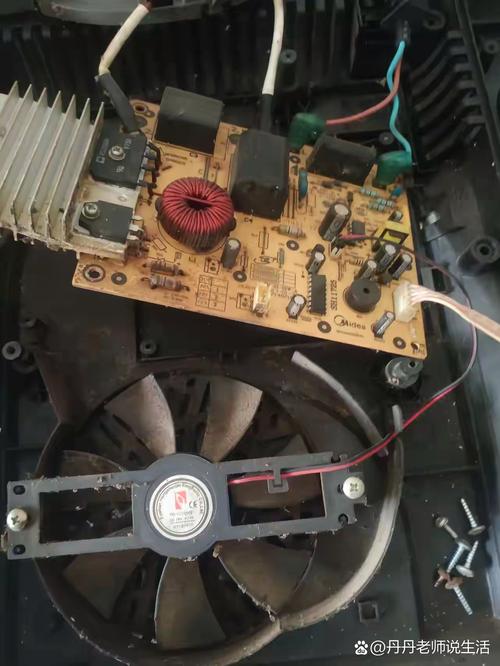 海尔电磁炉2102显示E0故障维修