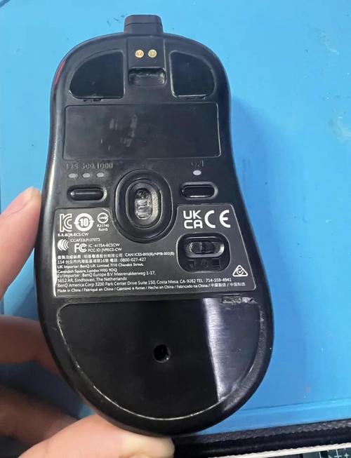 rapoo无线鼠标怎么换电池