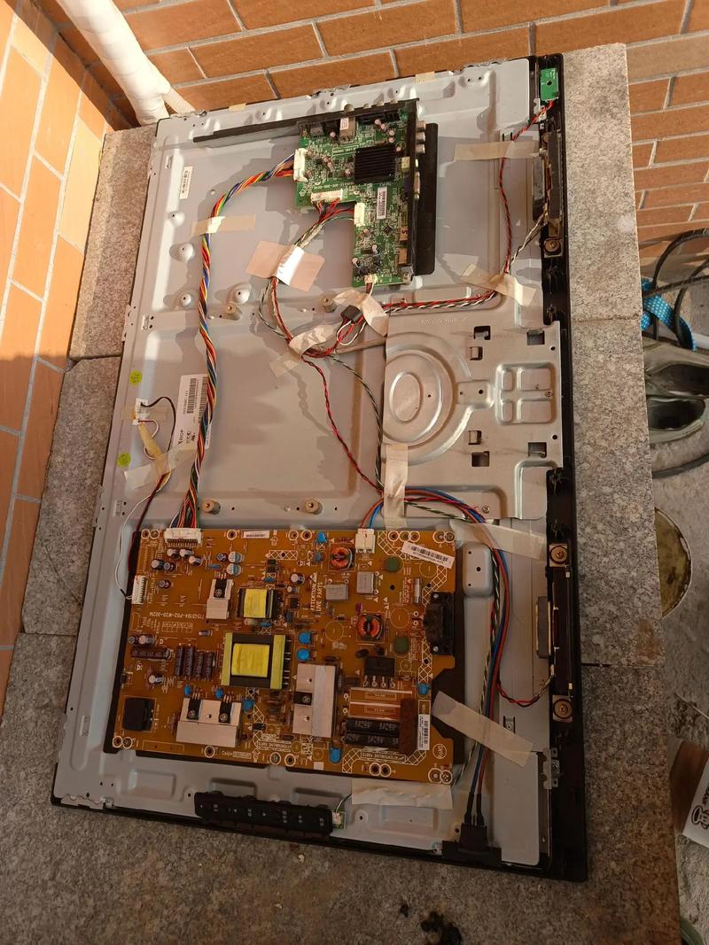 海尔Le42A950电视不开机故障