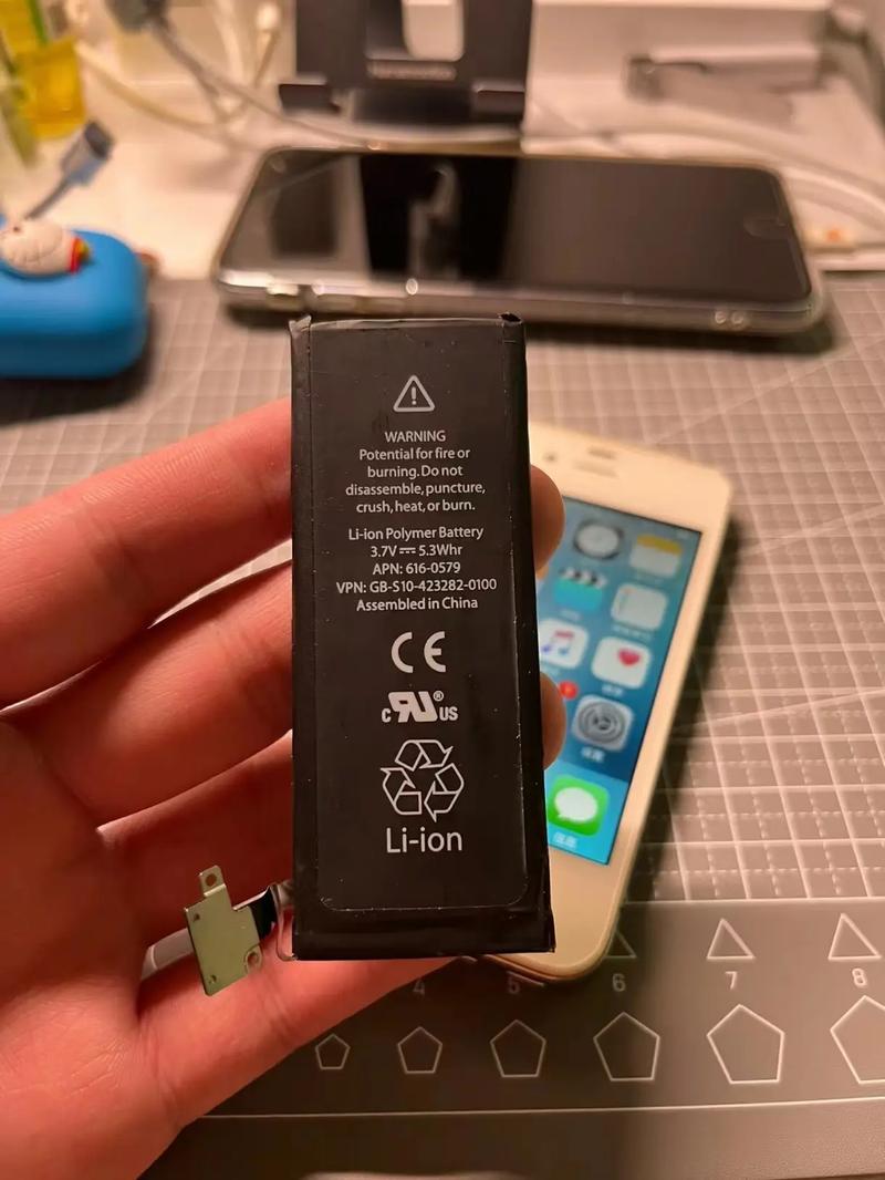 iphone4s电池维修价格