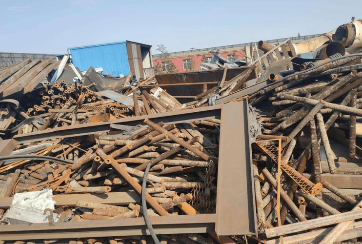 现在废铁轨多少钱一斤