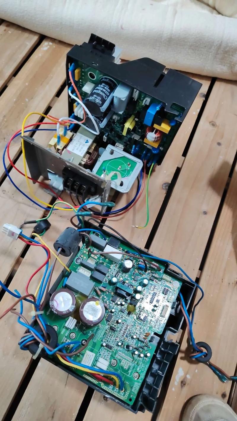 3匹格变频空调开机5分钟e6故障