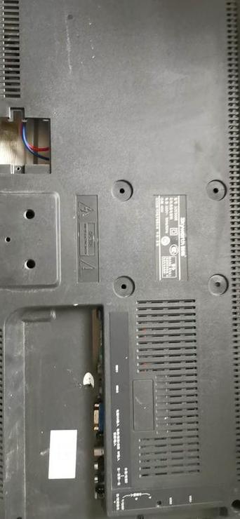 创维37e61hr自动开关机故障