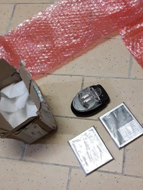 三星j7prime电池图片