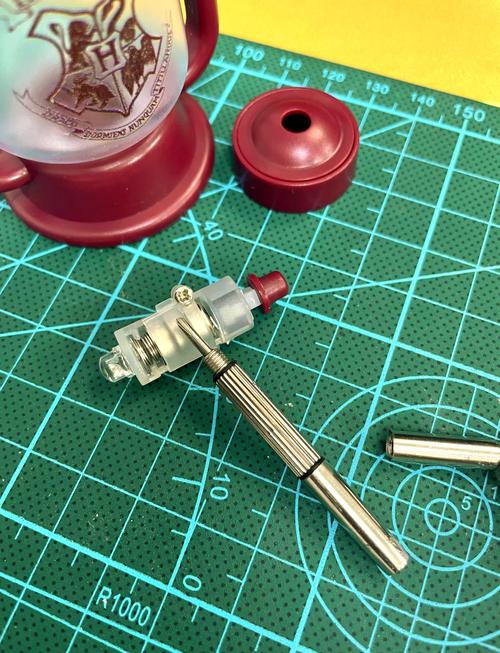 Led充电台灯可以换电池吗