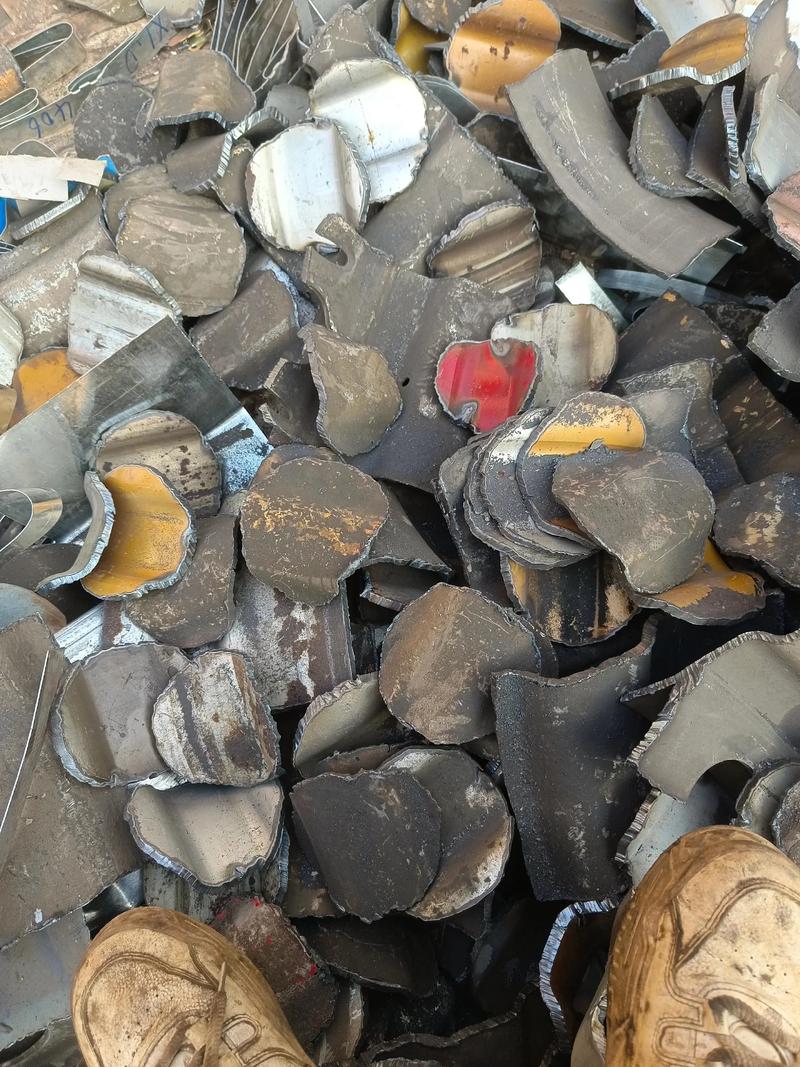 现在山东的废铁多少钱