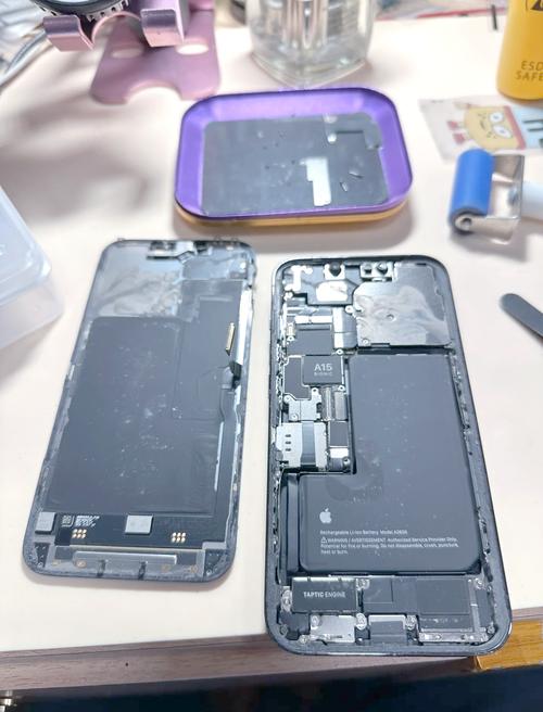 iphone换完电池后闪屏