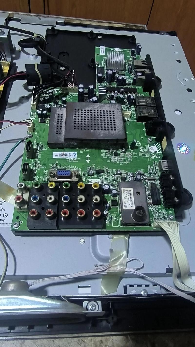 创维32E100E不开机故障维修