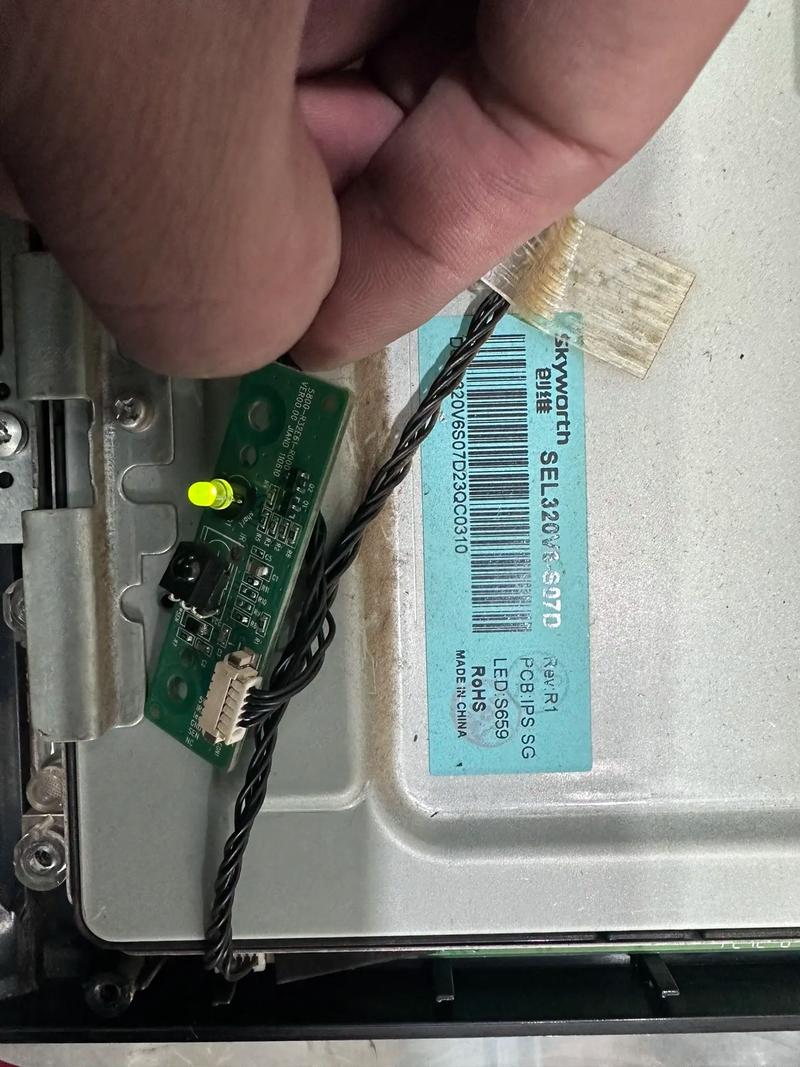 创维32l08hr屏保护故障维修