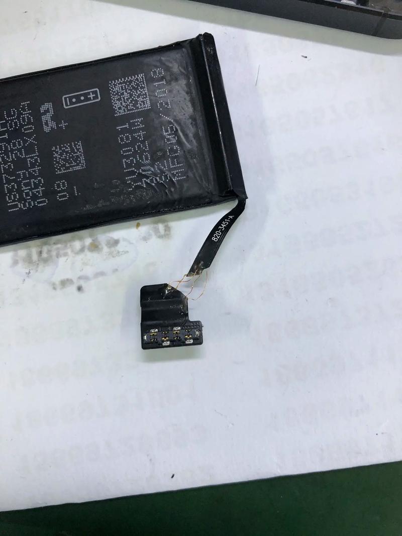 iphone5 电池正负极