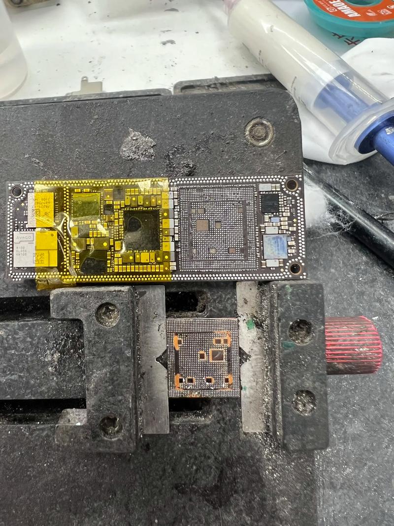 iphone换电池开不开机