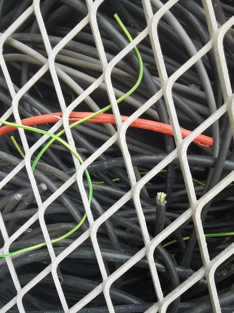 武安有几家钢厂收废铁