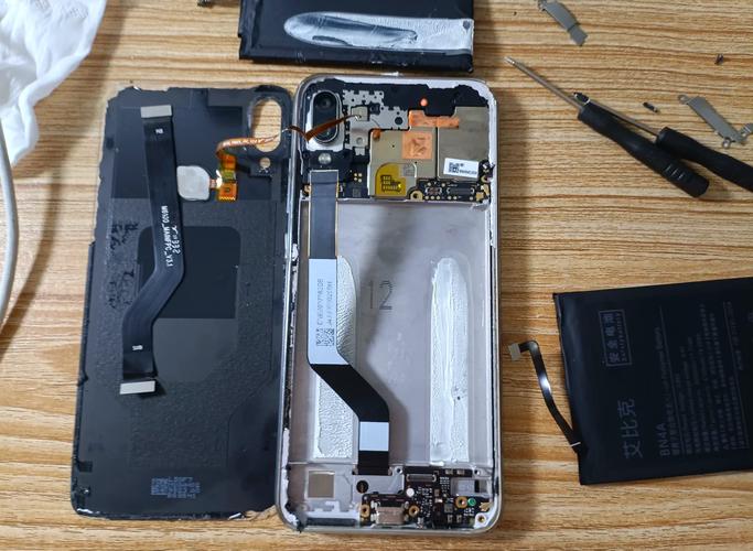 三星a7100的电池怎么拆