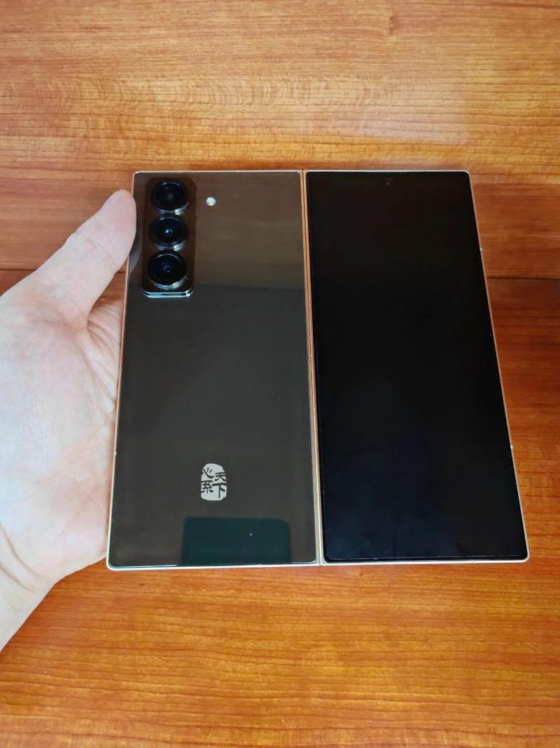 三星w2025电池可拆卸吗