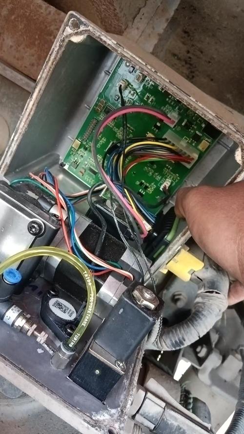dvd电源板指示灯闪烁故障维修