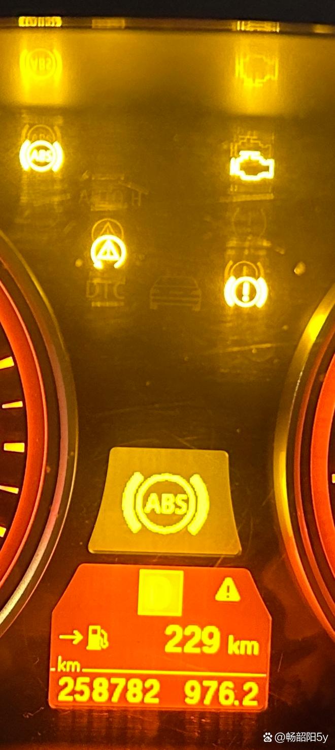 创维34t68ht枕形失真故障