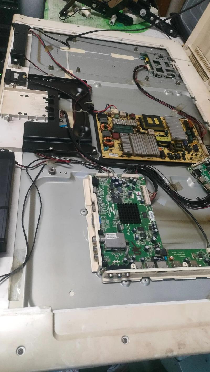 关于创维42E70RG主板故障