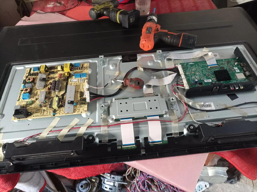 熊猫电视LE39D39背光故障