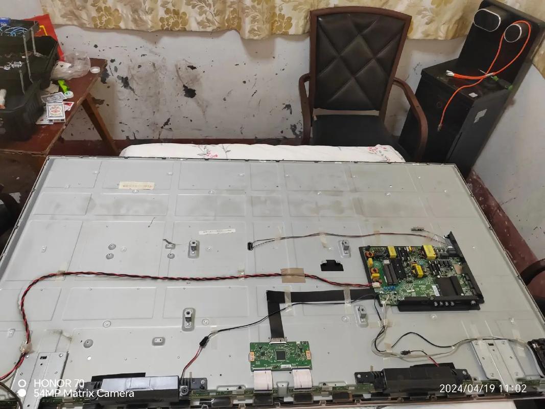 康佳65R6000U不开机故障