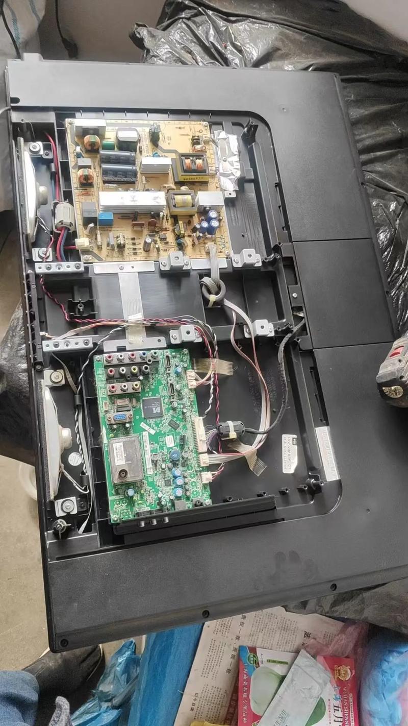 TC-32LE80D屏供电故障