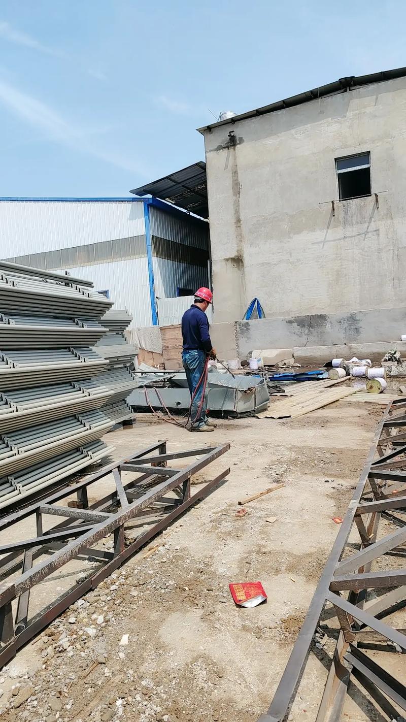 河南人在外地收废铁