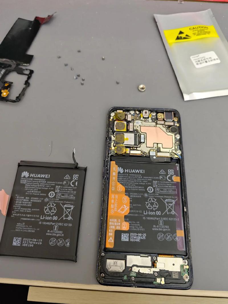 华为mate7电池怎么拆