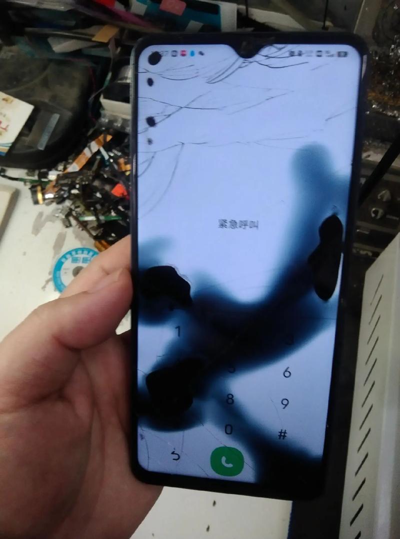 苹果手机换电池后屏幕失灵