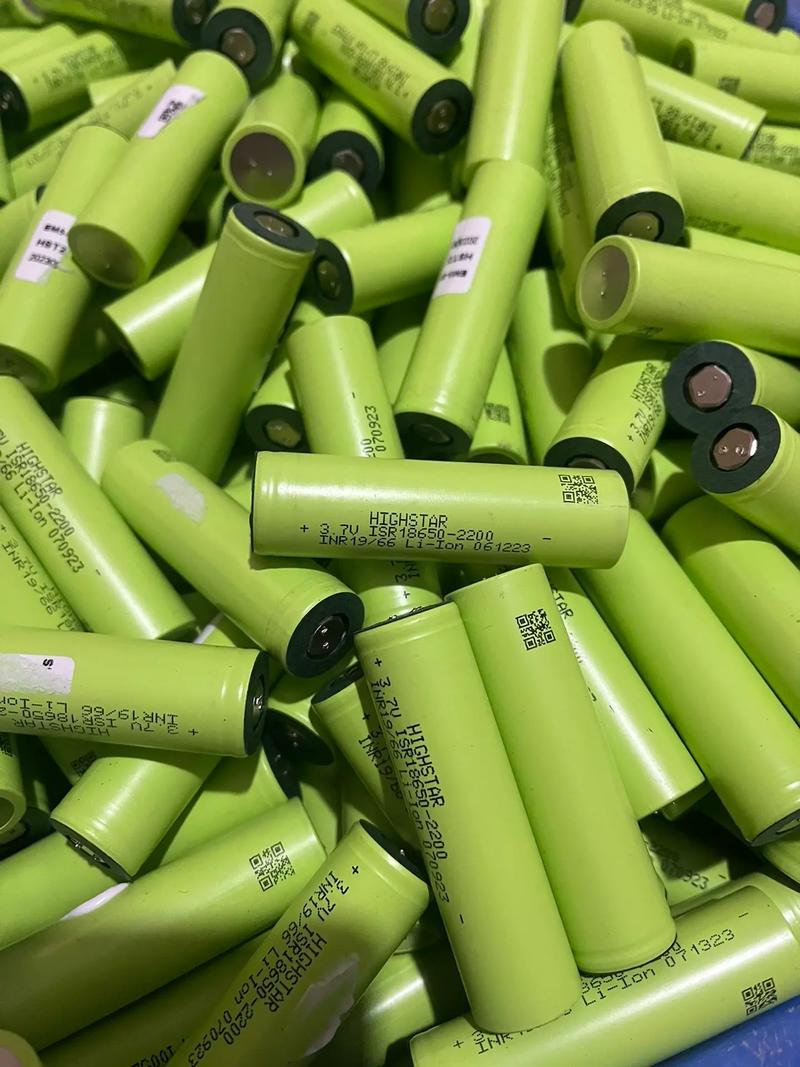 比18650小一号的电池