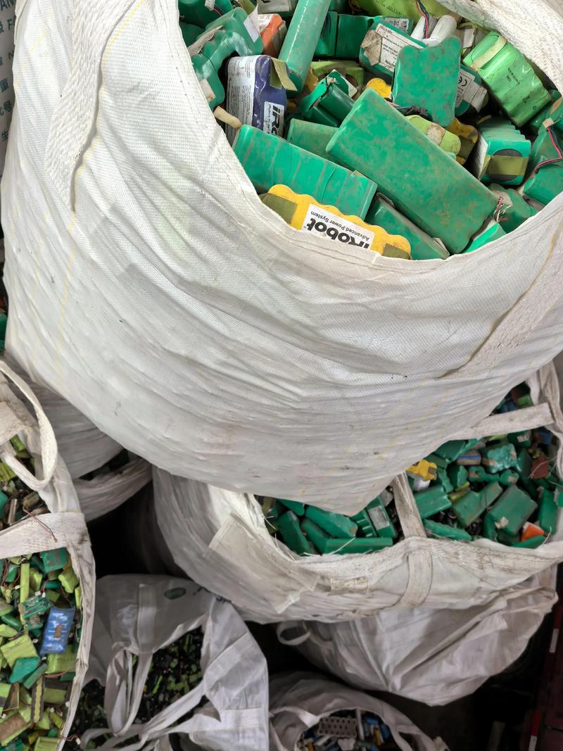 镍镉电池和镍氢电池哪个好