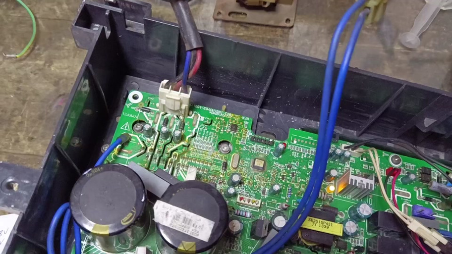 志高变频空调36型报故障p7