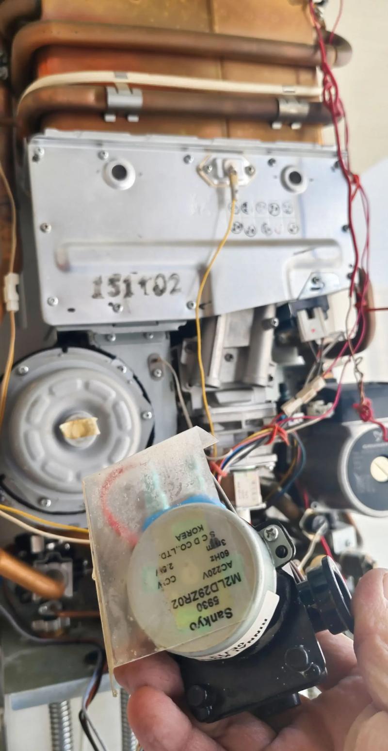 林内壁挂炉故障代码e1怎样修