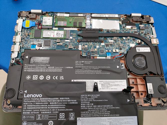 笔记本电脑内置电池在哪