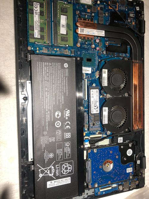 笔记本电脑内置电池在哪