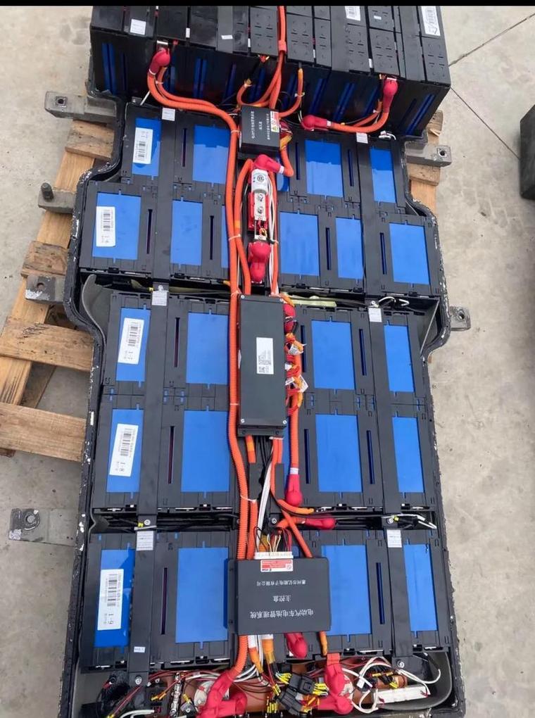 国内电动汽车用什么电池