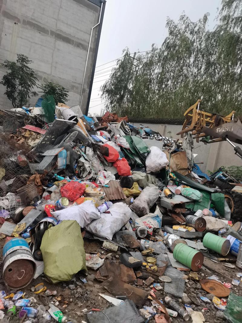 山西大型废铁回收场