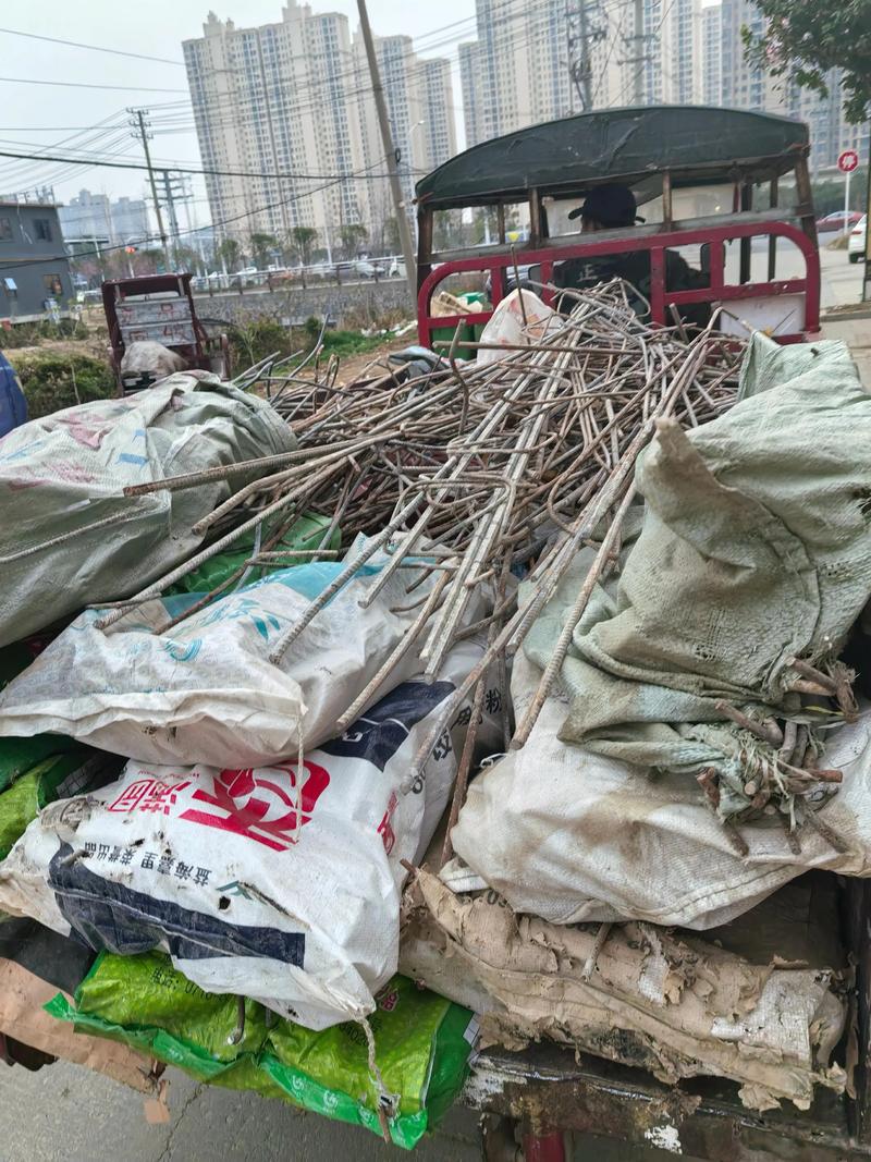 废纸回收和废铁回收