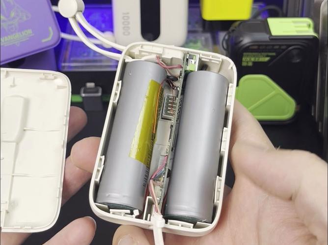 充电宝里面的电池多少伏