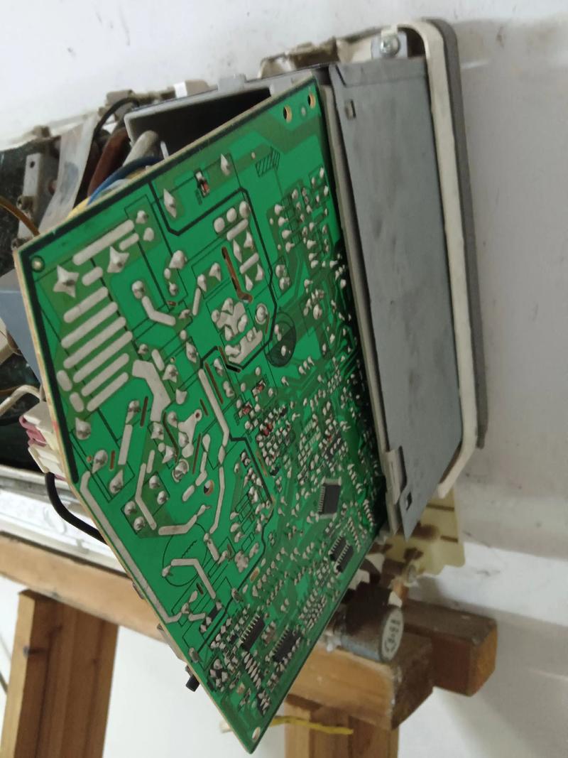 格力变频空调显示e6故障维修