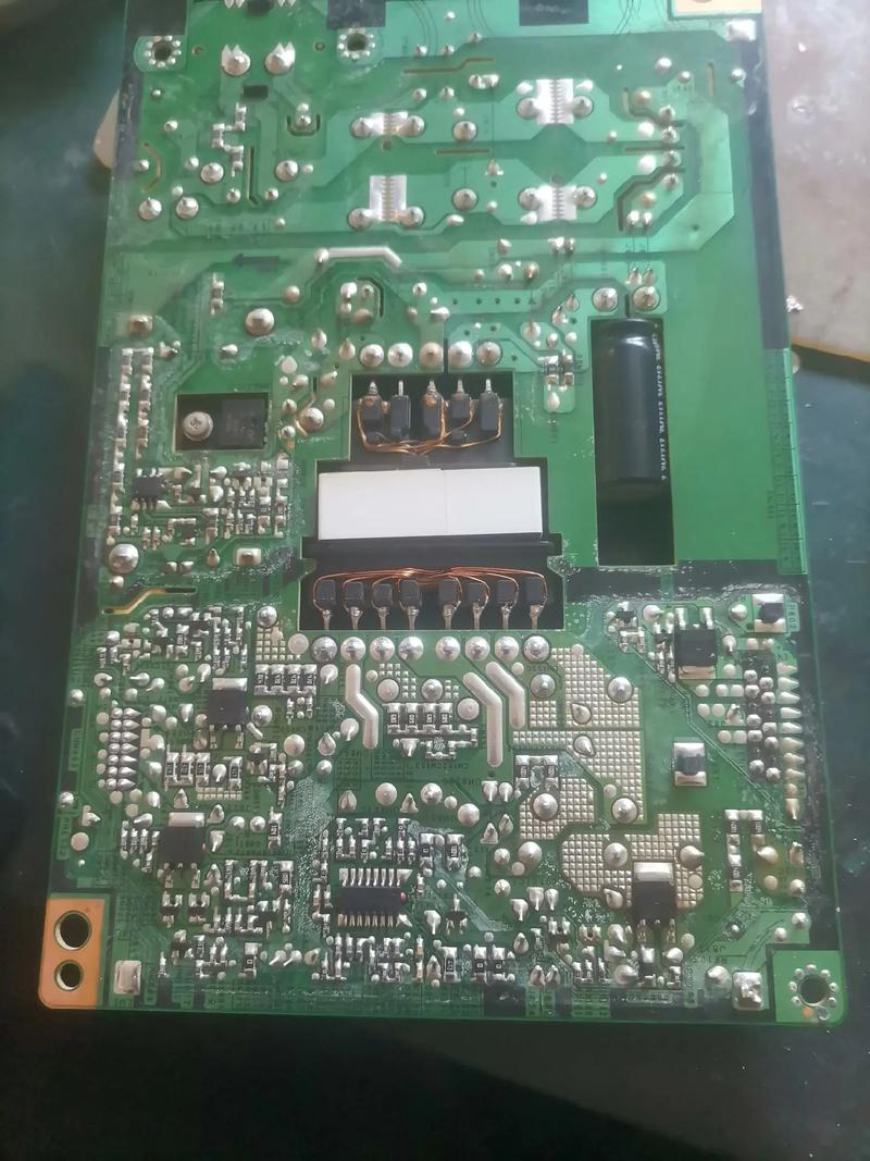 LG32LG30R电源板故障