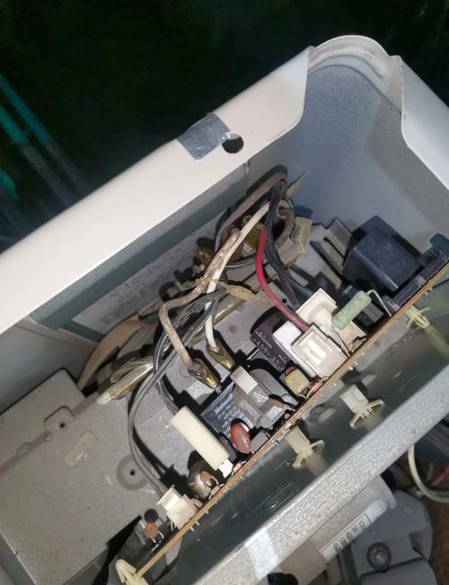 日立p50x101c风扇故障