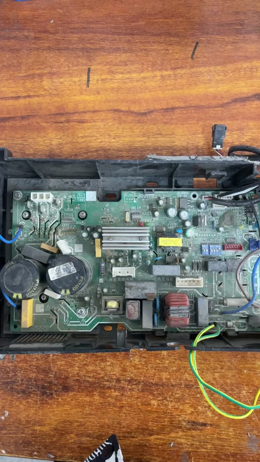 美的5匹柜机显示Pc什么故障