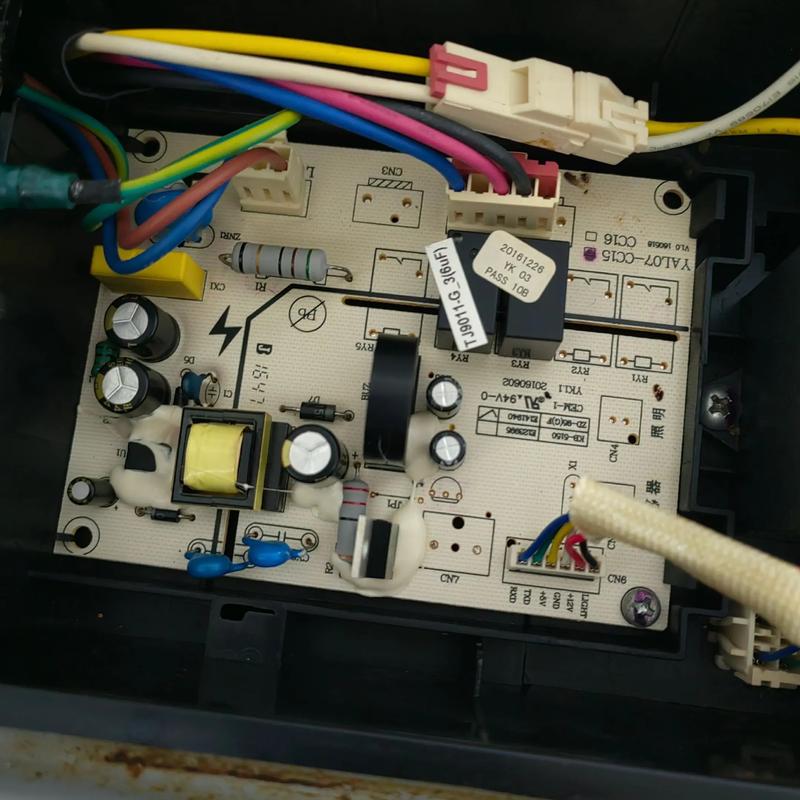 LG柜式空调滑动面板故障维修